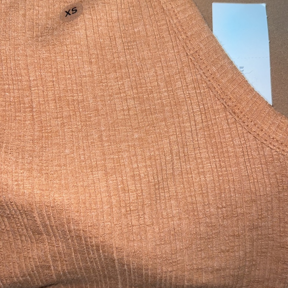 AE Crossed Back Tank - Picture 3 of 3